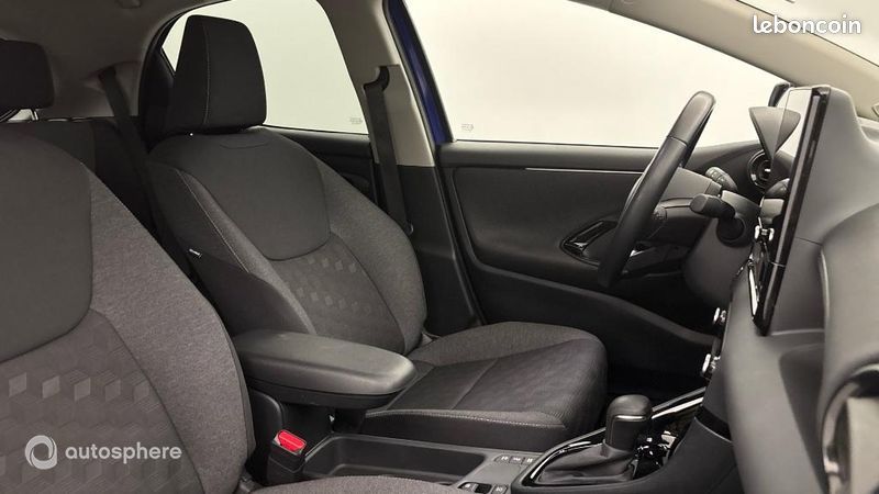 Toyota Yaris 116h Design 5p MY22 (image 15)