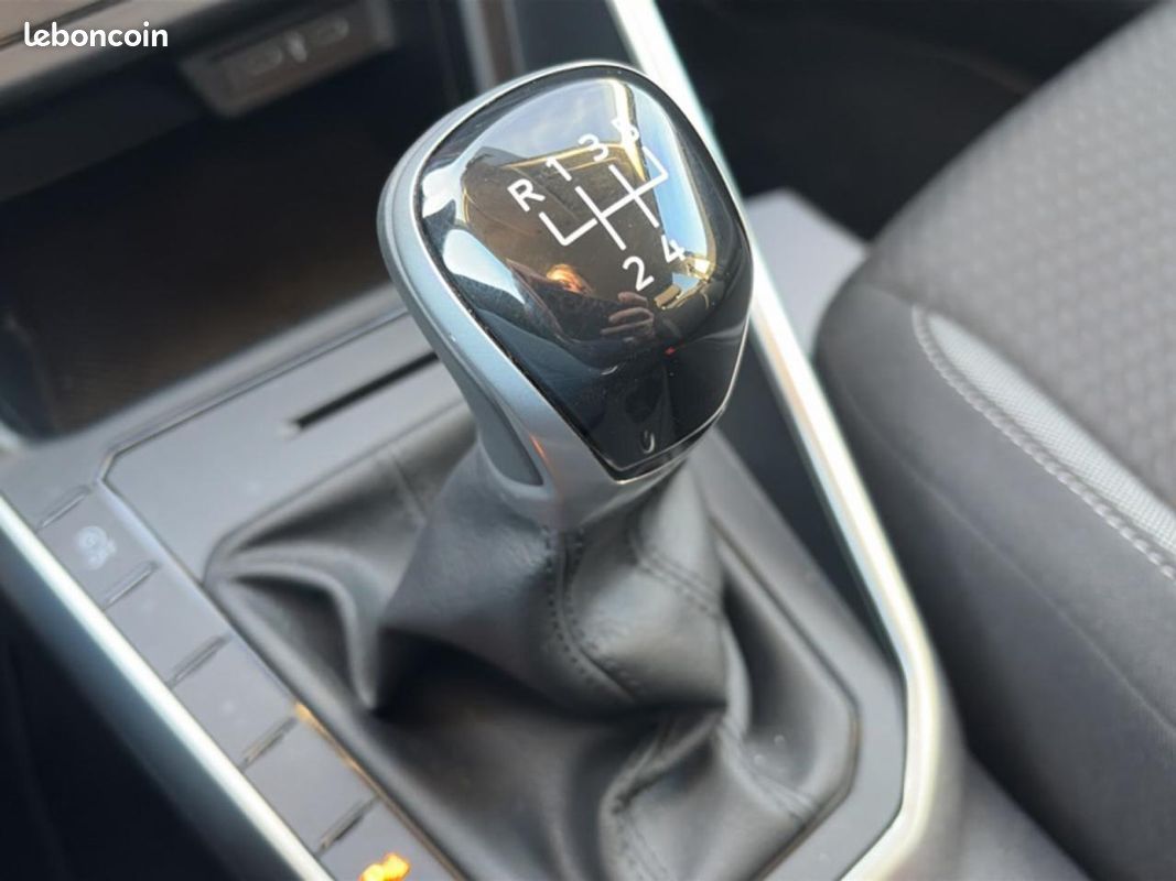 VOLKSWAGEN POLO 1.0 tsi 95 vw edition (image 31)