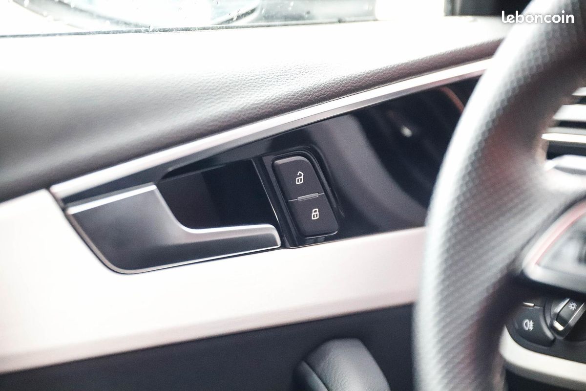 AUDI A4 AVANT 2.0 35 TFSI 150 S-tronic BREAK S line PHASE 3 (image 44)