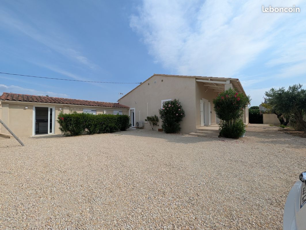 Maison 6 pièces 220 m² · à Entraigues-sur-la-Sorgue · 220 m² · 550 000 €