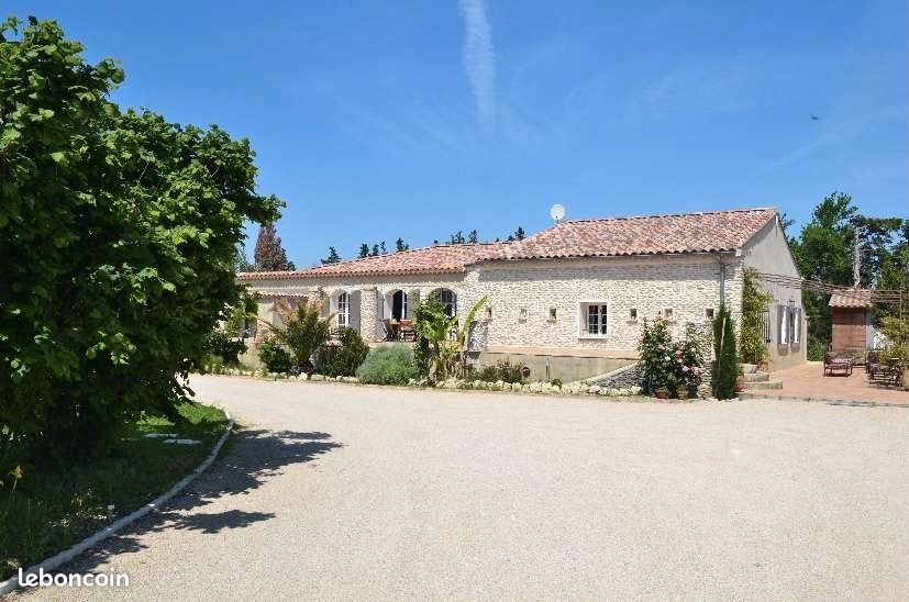 Maison 10 pièces 230 m² · à Monteux · 230 m² · 646 000 €