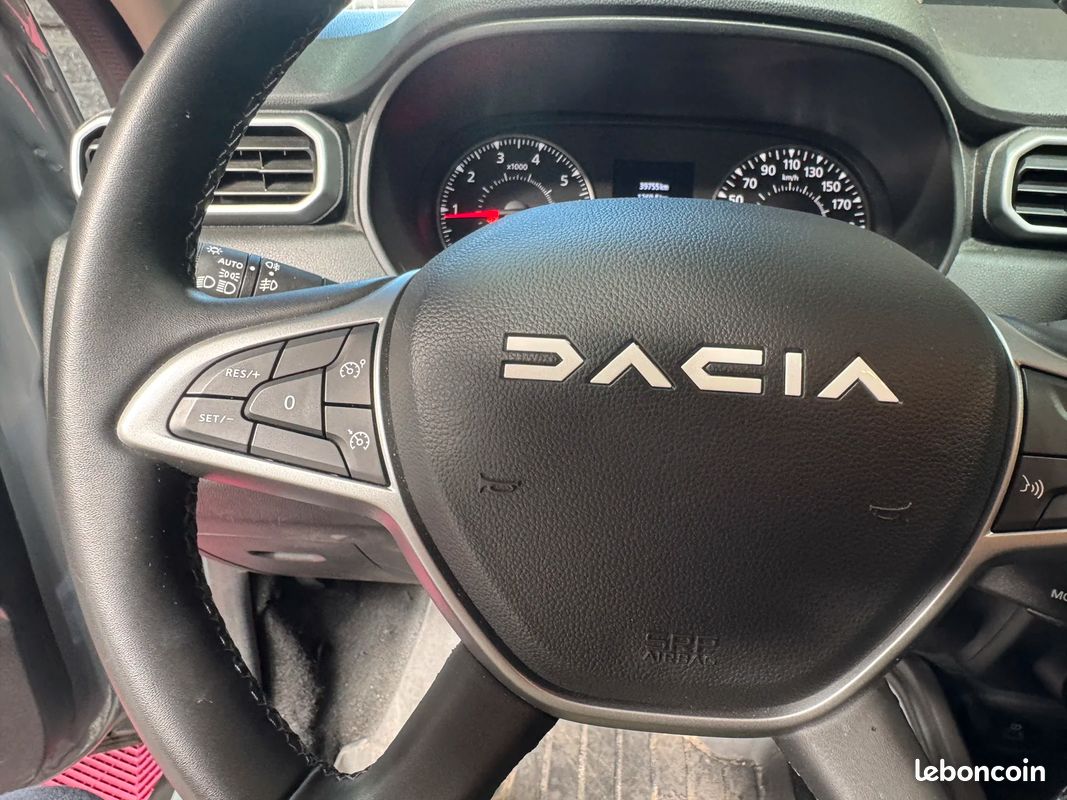 DACIA DUSTER 115cv 4x2-B Journey / CarPlay / Caméra 360° / Siège Chauffant / Roue de Secours (image 35)