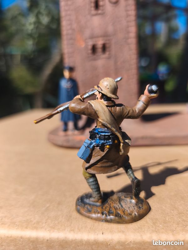 12 soldats de plomb anciens - Collection