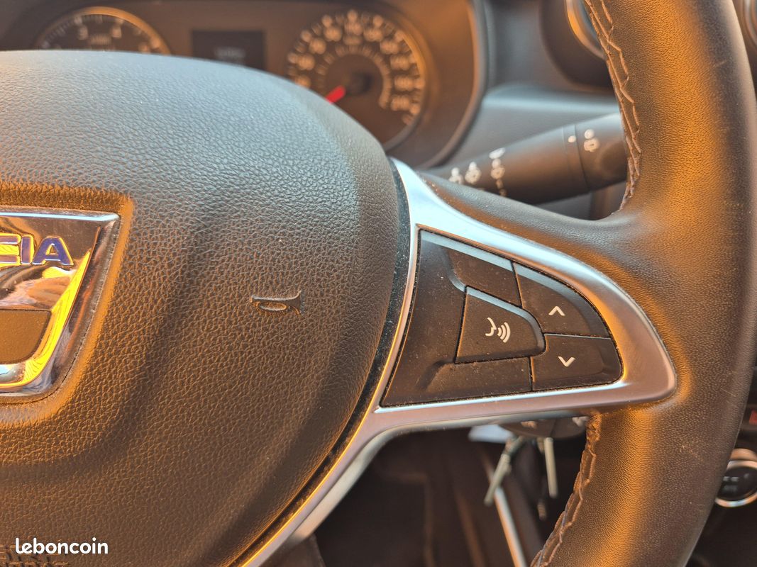DACIA Duster Blue dCi 115 4x2 Prestige (image 24)