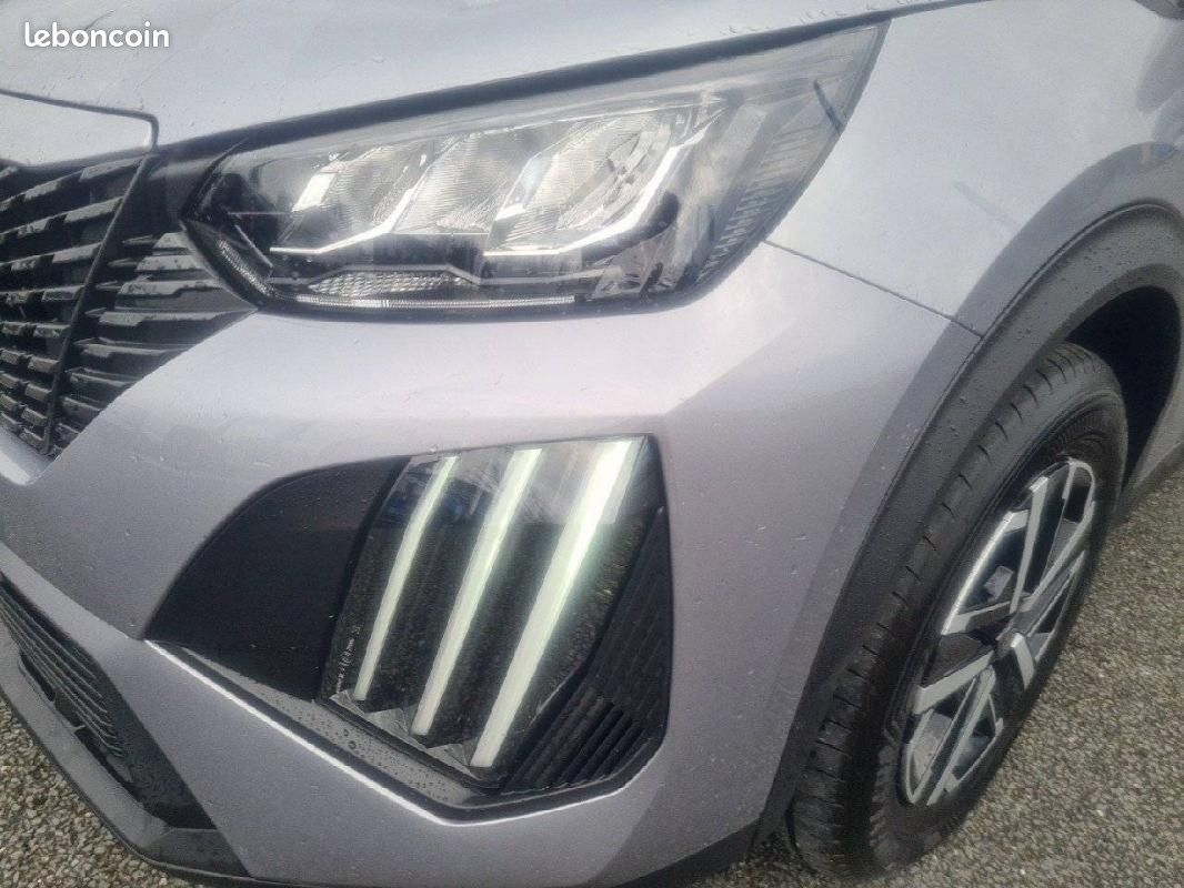 Peugeot 2008 Hybrid 136 e-DCS6 - Style (image 16)