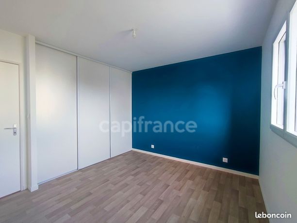 https://img.leboncoin.fr/api/v1/lbcpb1/images/c2/ed/b4/c2edb4388409b66675b6b08891f3dc5665471862.jpg?rule=ad-image