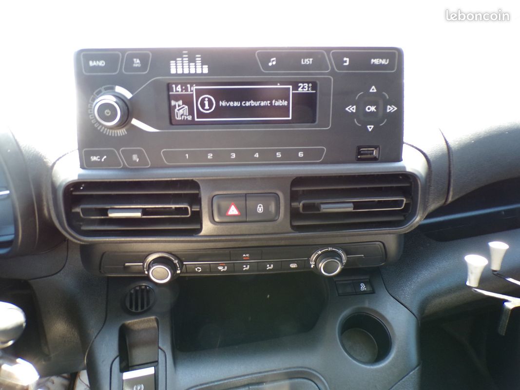 Citroën BERLINGO FOURGON Club M 1.5 HDI 100CH (image 12)