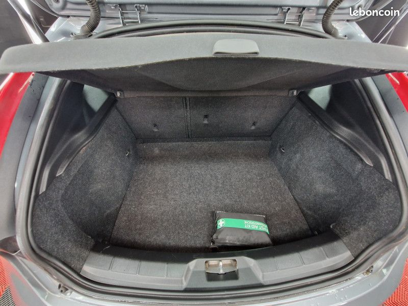 Volvo V40 D2 120CH BVA KINETIC * BLUETOOTH * XENON * RADAR (image 12)