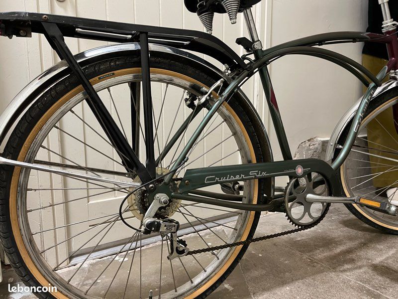 Selle Vélo Vintage Schwinn - Cuir Noir à Doubles Ressorts Et Rivets - Occasion Bon état