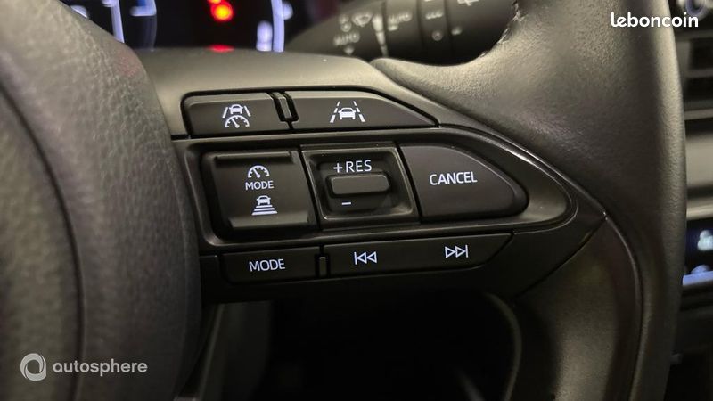 Toyota Yaris 116h Design 5p MY22 (image 25)