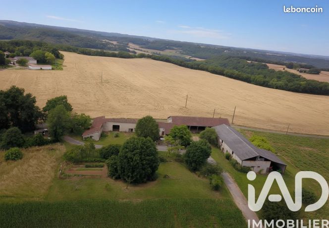 Propriété 5 pièces 145 m²