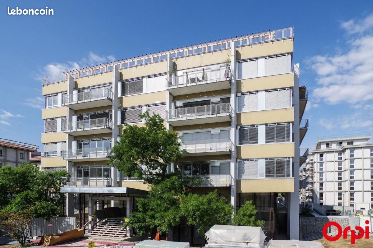 Garage Villeurbanne · 80 €/mois
