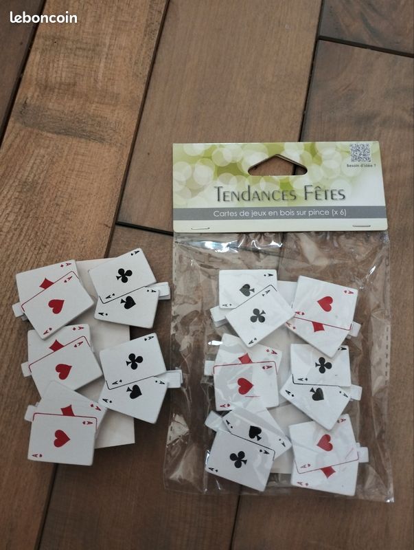 Lot 11 cartes sur pince (image 1)