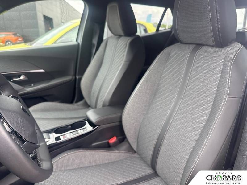 Peugeot 2008 Hybrid 145 e-DCS6 Allure (image 14)
