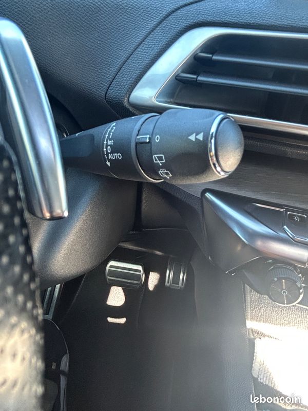 Peugeot 3008 generation-ii 2.0 bluehdi 180 gt bva- moteur changé/sieges cuir/to/ (image 21)