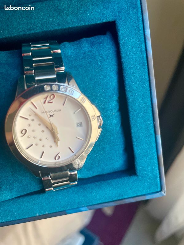 💎Montre Mauboussin “So Urgent” Blanche 17 diamants, lunette
