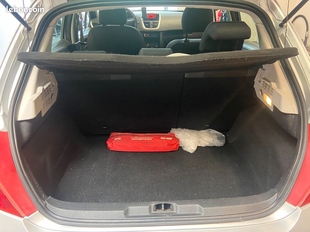 PEUGEOT 207 1.4 75 ACCESs (image 9)
