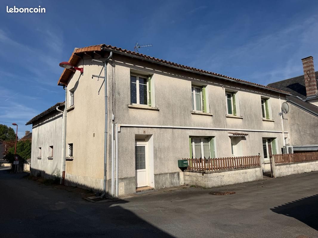 Maison 4 pièces 116 m² · à Fomperron · 116 m² · 88 000 €