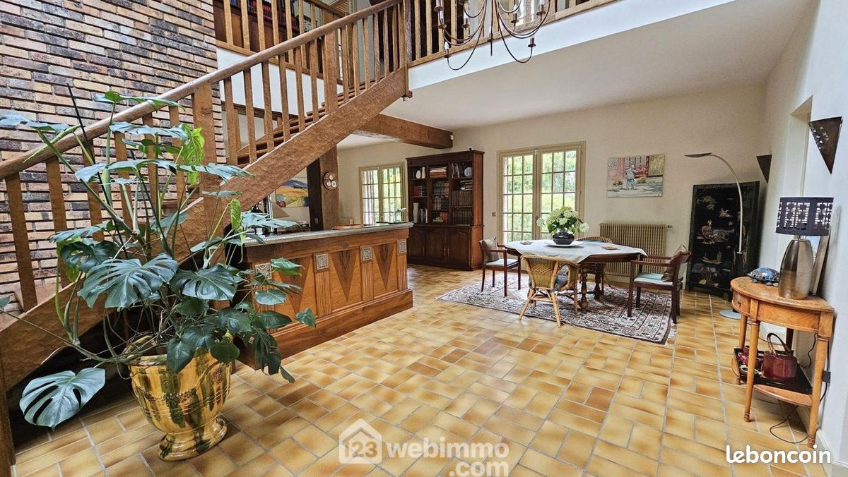 Maison 6 pièces 197 m² · à Noisy-sur-École · 197 m² · 639 800 €