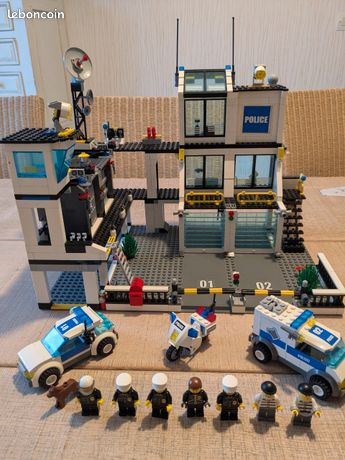 Lego city 7744 le poste de police Jeux Jouets