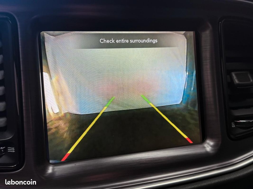 Dodge CHALLENGER Widebody Look V6 3.6 306 ch – CarPlay – Caméra – Cuir (image 17)