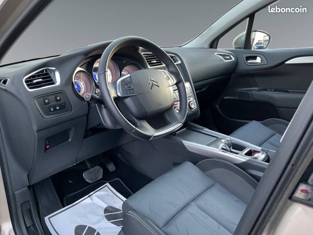 Citroën C4 II 1.6 e-HDi 115 FAP Confort BMP6 (image 9)