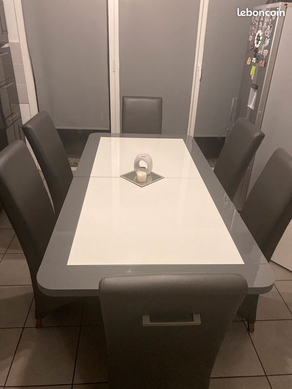 Salle à manger (image 1)