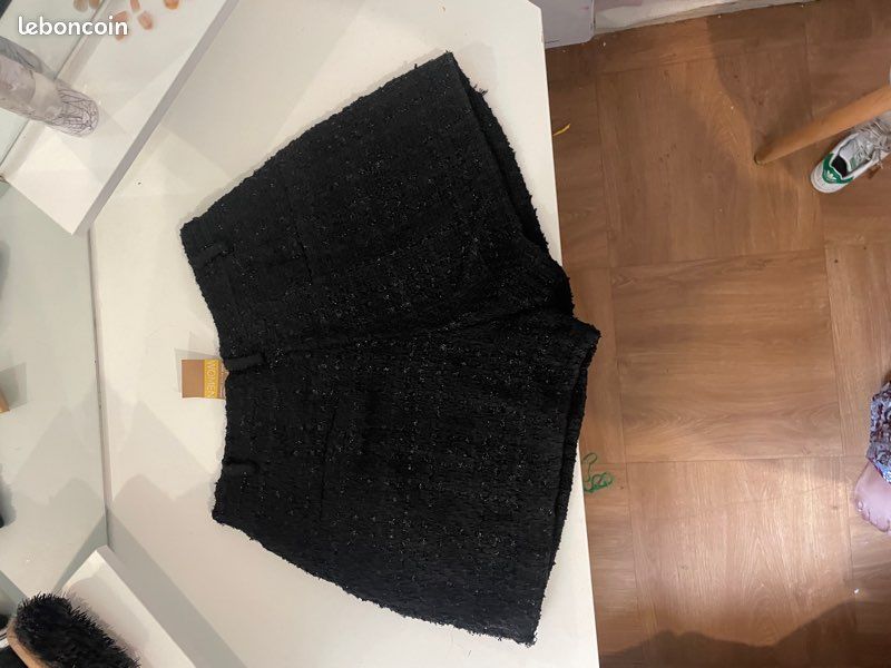 Short (image 2)
