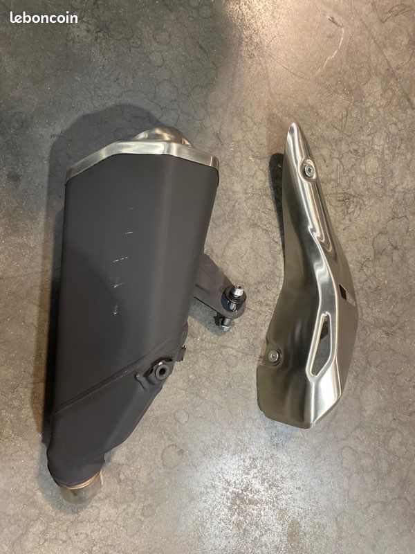 Échappement origine Kawasaki Z900 Full (image 1)