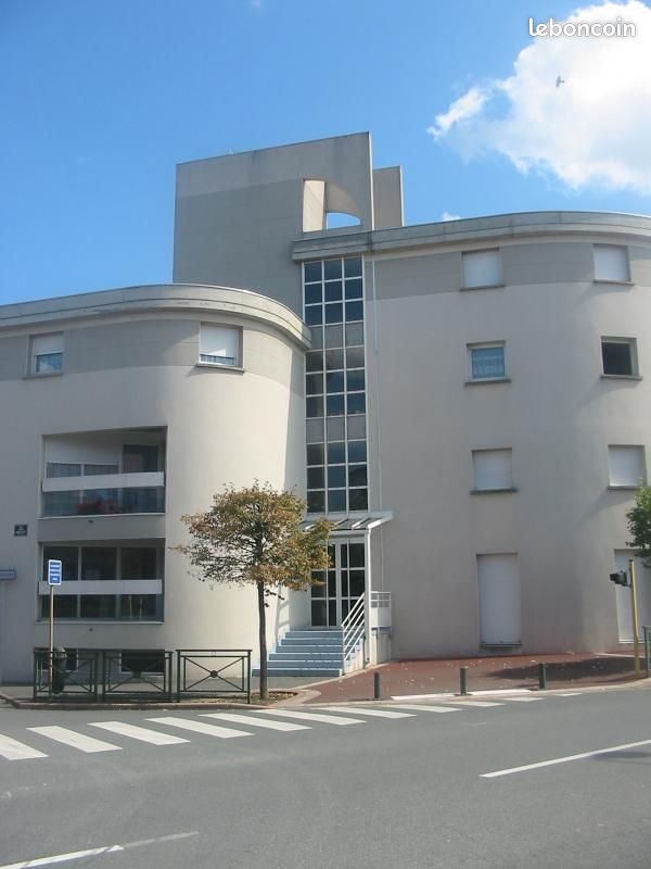 Appartement 3 pièces 101 m² · à Commentry · 101 m² · 668 €
