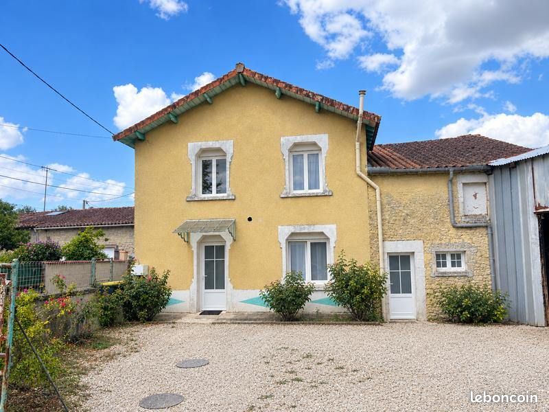 Maison 3 pièces 52 m² · à Saint-Fraigne · 52 m² · 53 000 €