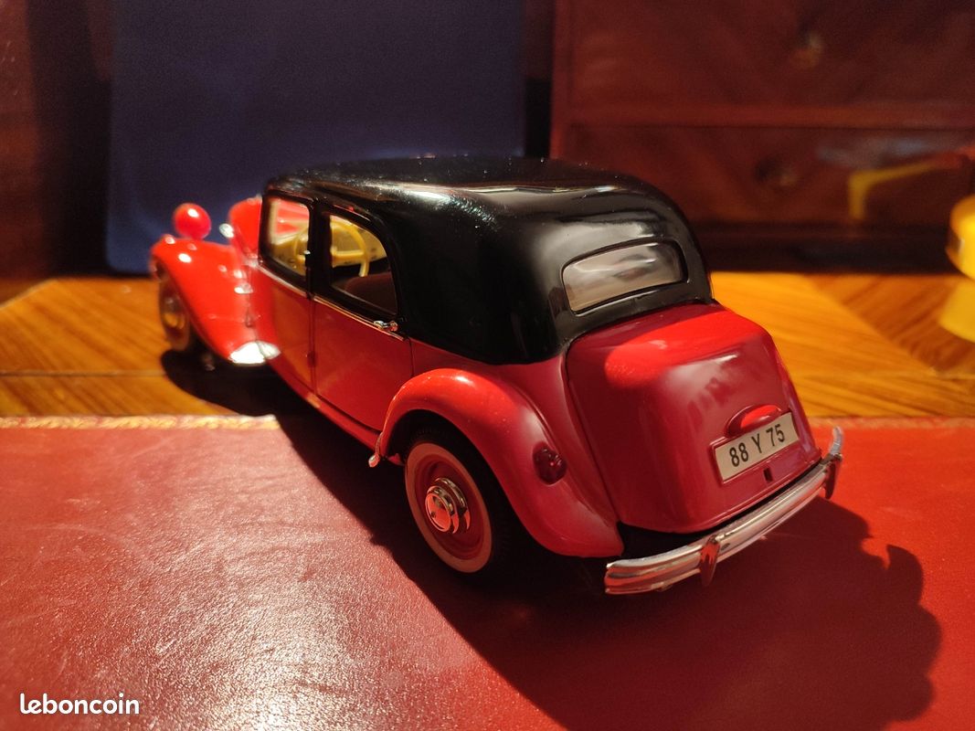 CITROËN TRACTION 15SIX 1952 maisto norev minichamps 1/18 incomplet EUR CITROËN TRACTION 15SIX 1952 maisto norev minichamps 1/18 incomplet EUR