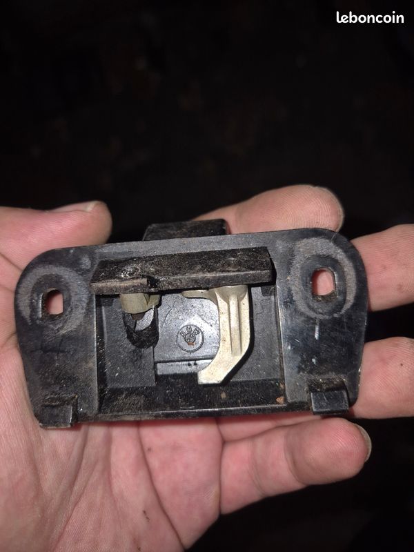Bmw e30 verrou boite a gants (image 2)