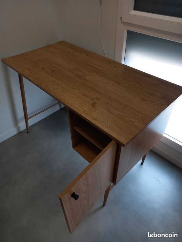 Bureau (image 1)