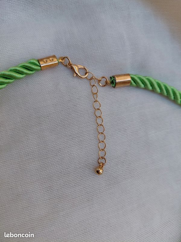 Collier en corde vert étoile doré 🌼 (image 4)