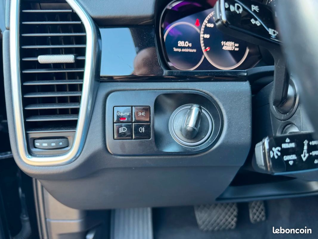 PORSCHE CAYENNE 3.0 V6 340 ch Tiptronic BVA S I Garanție I Suivi Porsche (image 30)