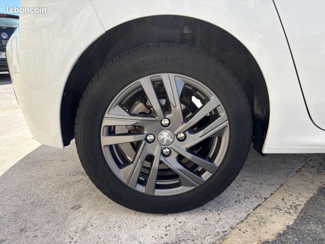 Peugeot 208 1.5 BlueHDi 100ch Style (image 19)