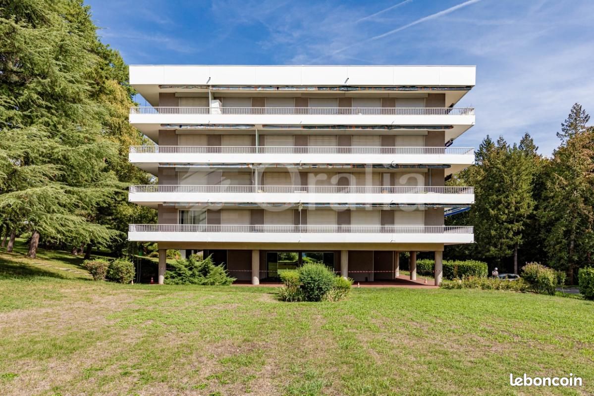 Appartement 6 pièces 140 m² · à Meylan · 140 m² · 450 000 €
