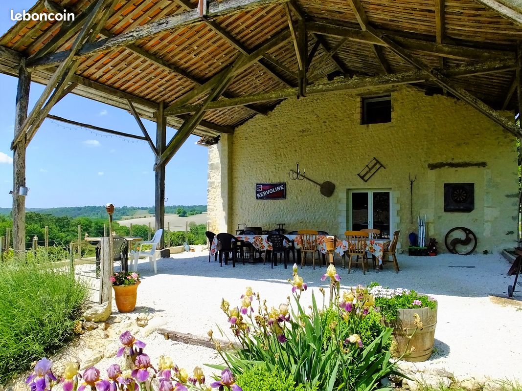 Gite Grange Convertie, “Les Hirondelles” , Sit. Campagne, Montmoreau St Cybard, 13 pers + lit bébé (image 3)