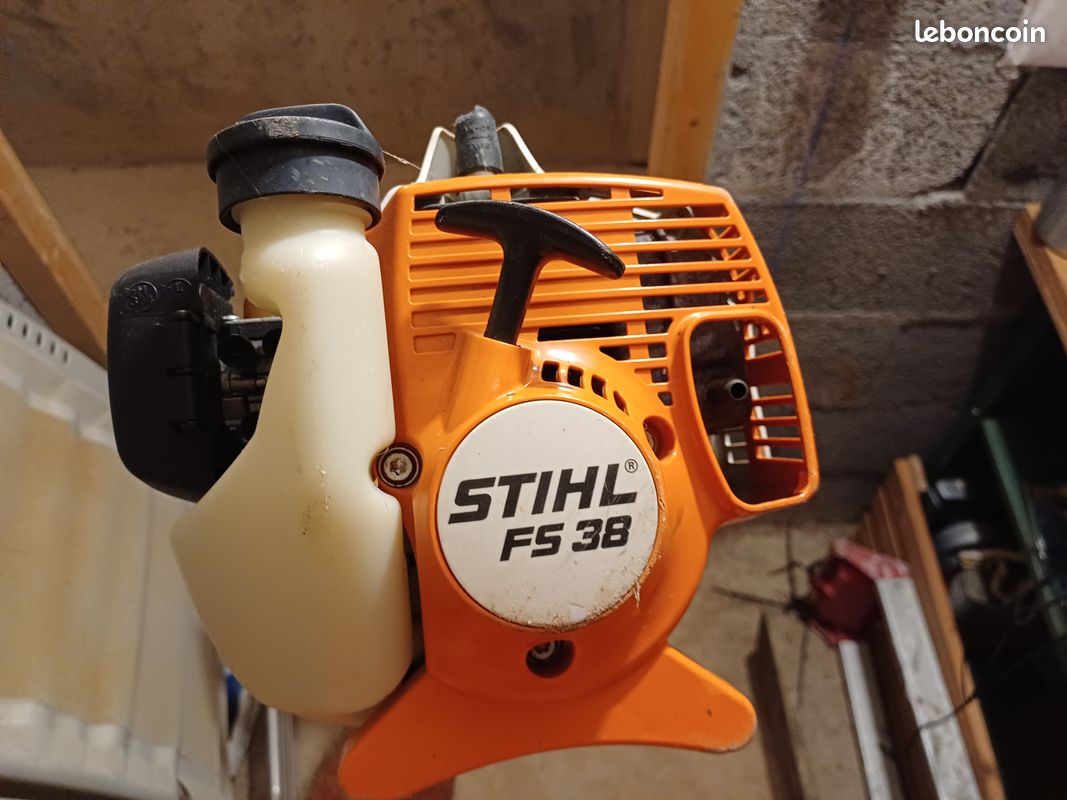 Debrousailleuse STHIL FS38 (image 1)