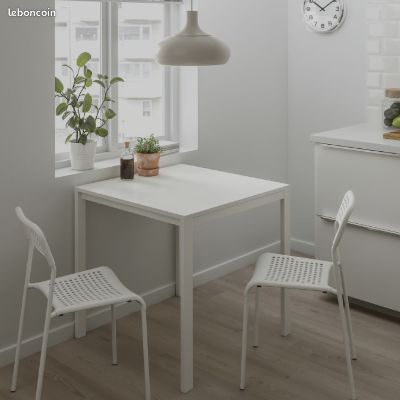 Table Melltorp + 2 chaises (image 1)