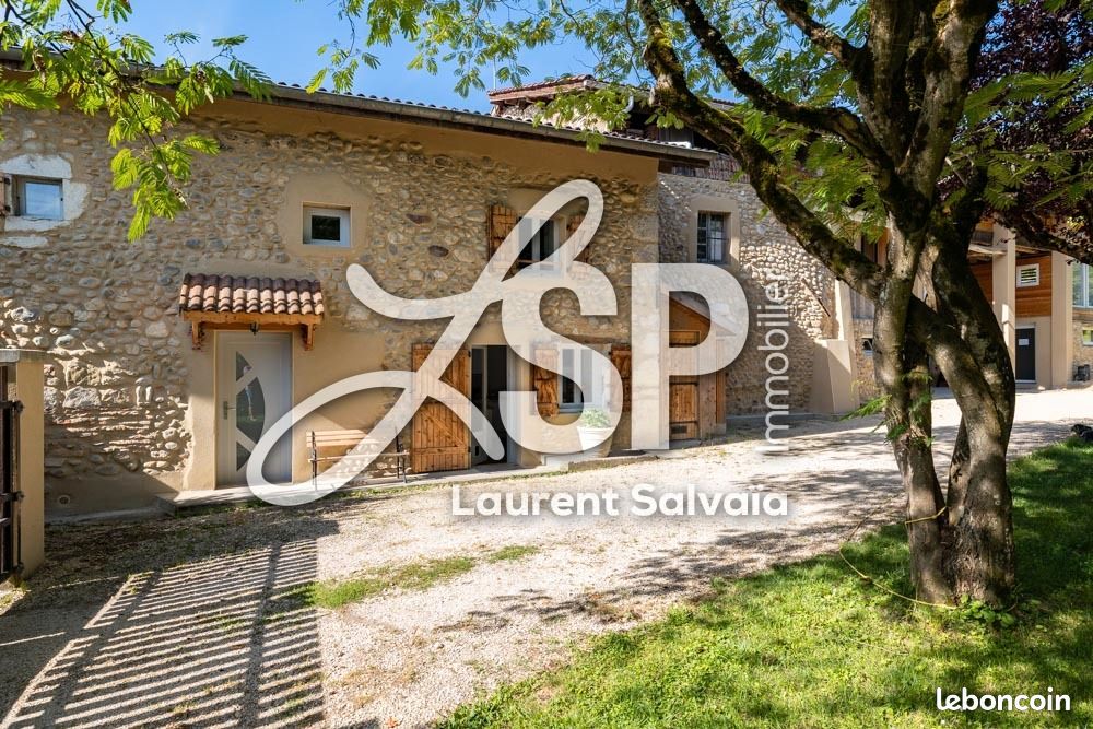 Maison 4 pièces 268 m² · à Chantesse · 268 m² · 425 000 €
