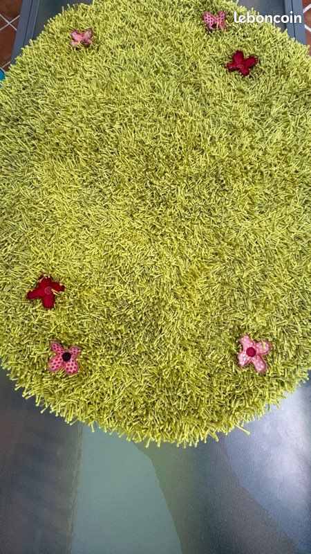 Joli tapis vert coloré 130 / 110 cms Vertbaudet très bon état (image 4)