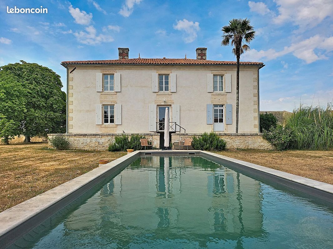 Maison 8 pièces 305 m² · à Bouillé-Courdault · 305 m² · 419 200 €