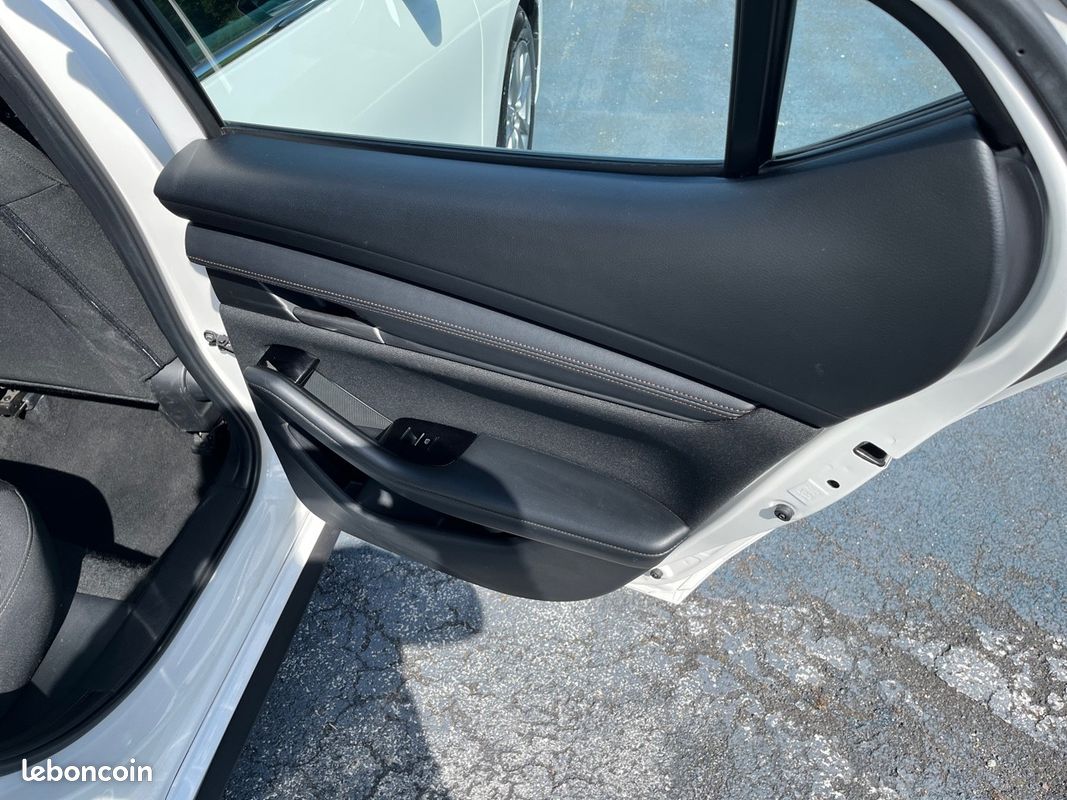 MAZDA Mazda3 5 portes 2.0L e-SKYACTIV-G M Hybrid 122 ch BVM6 Prime-Line (image 24)