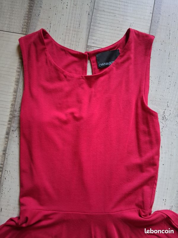 Robe rouge femme taille S (image 2)