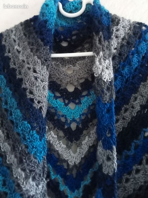 Châle Noir Fait Main En Laine - Crochet Artisanal - 1m De Hauteur - Style Marin