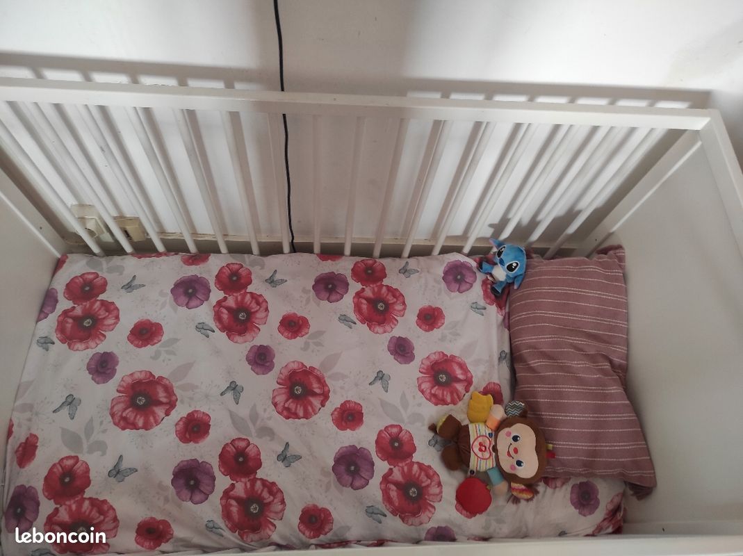 Lit bébé avec matelas (image 1)