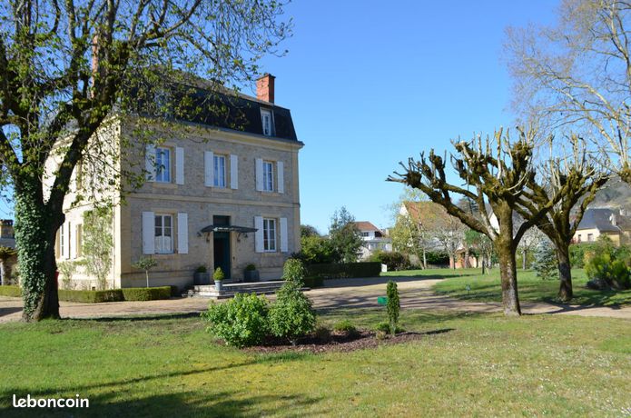 Maison 12 pièces 240 m²