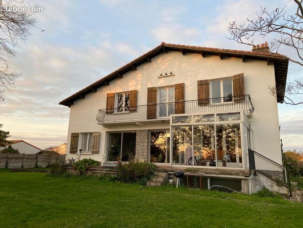 Maison 10 pièces 241 m²